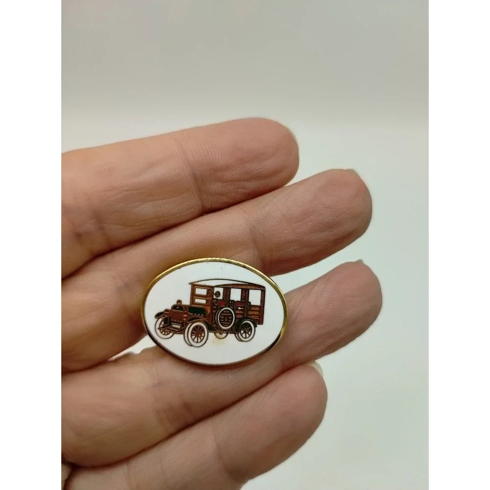 Avon Vintage Antique Car Station Wagon Cuff Links Gold Tone Original Box